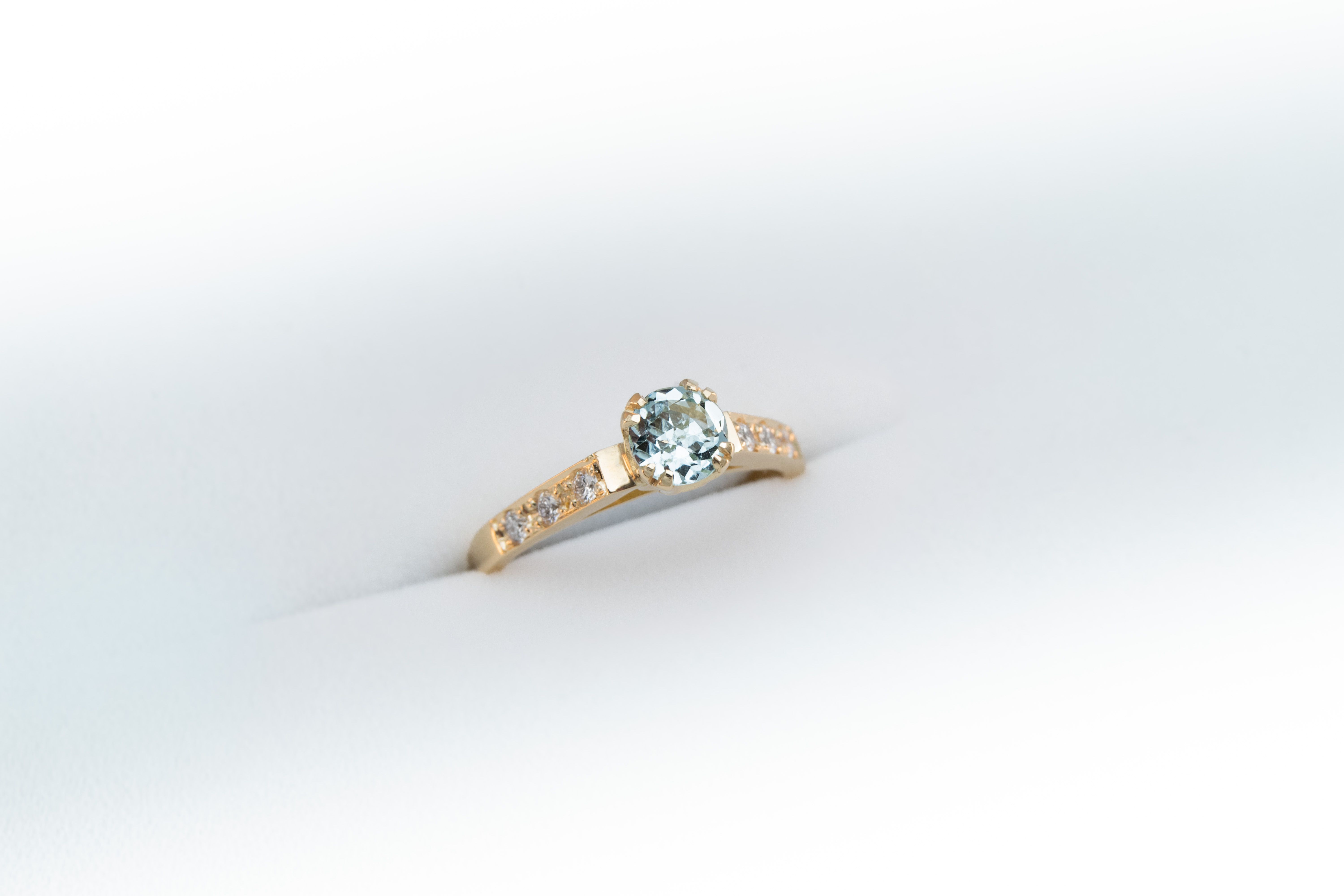 Anillo de compromiso A6 + Aguamarina Natural Oro 18K - Imagen 2