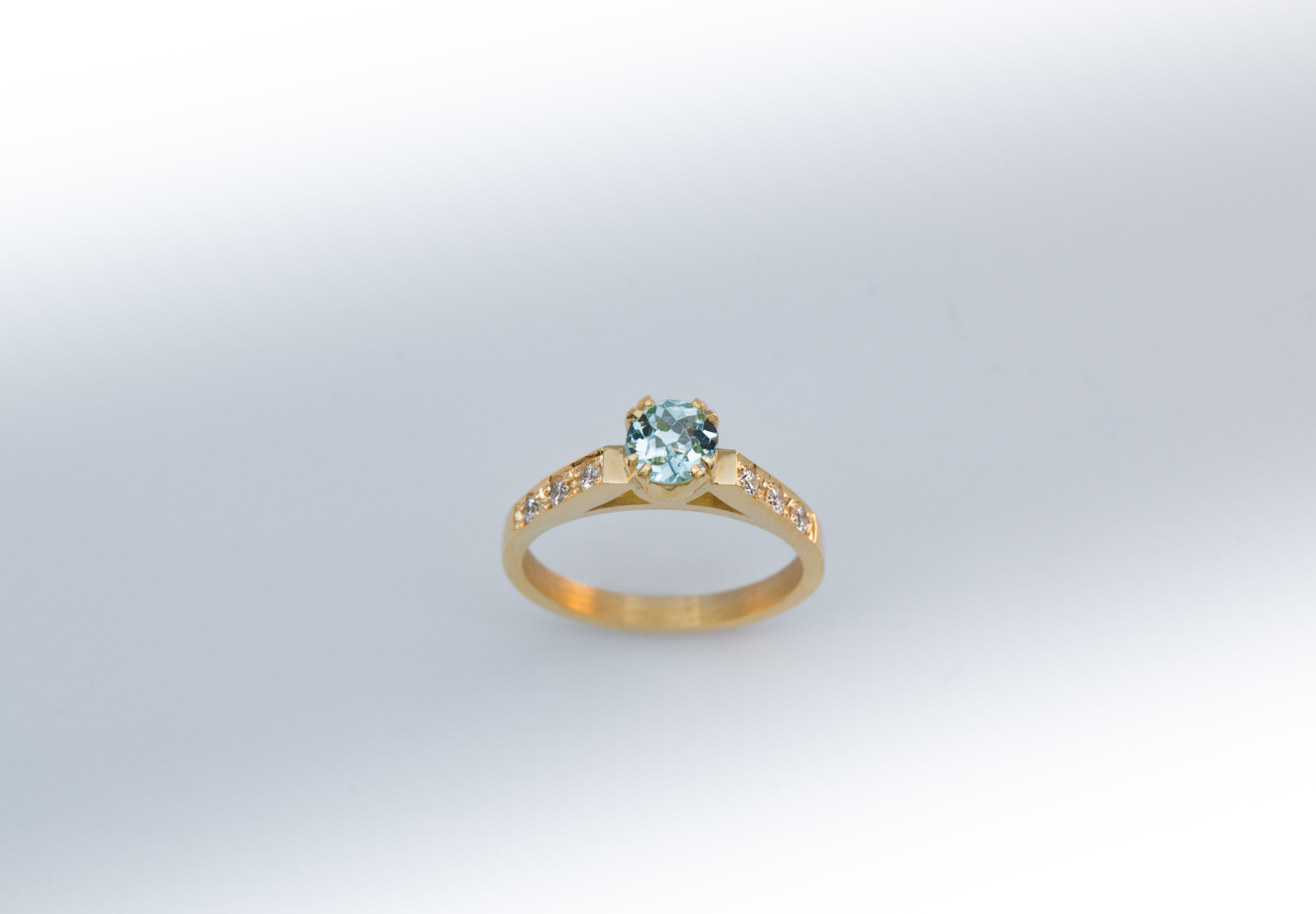 Anillo de compromiso A6 + Aguamarina Natural Oro 18K - Imagen 4