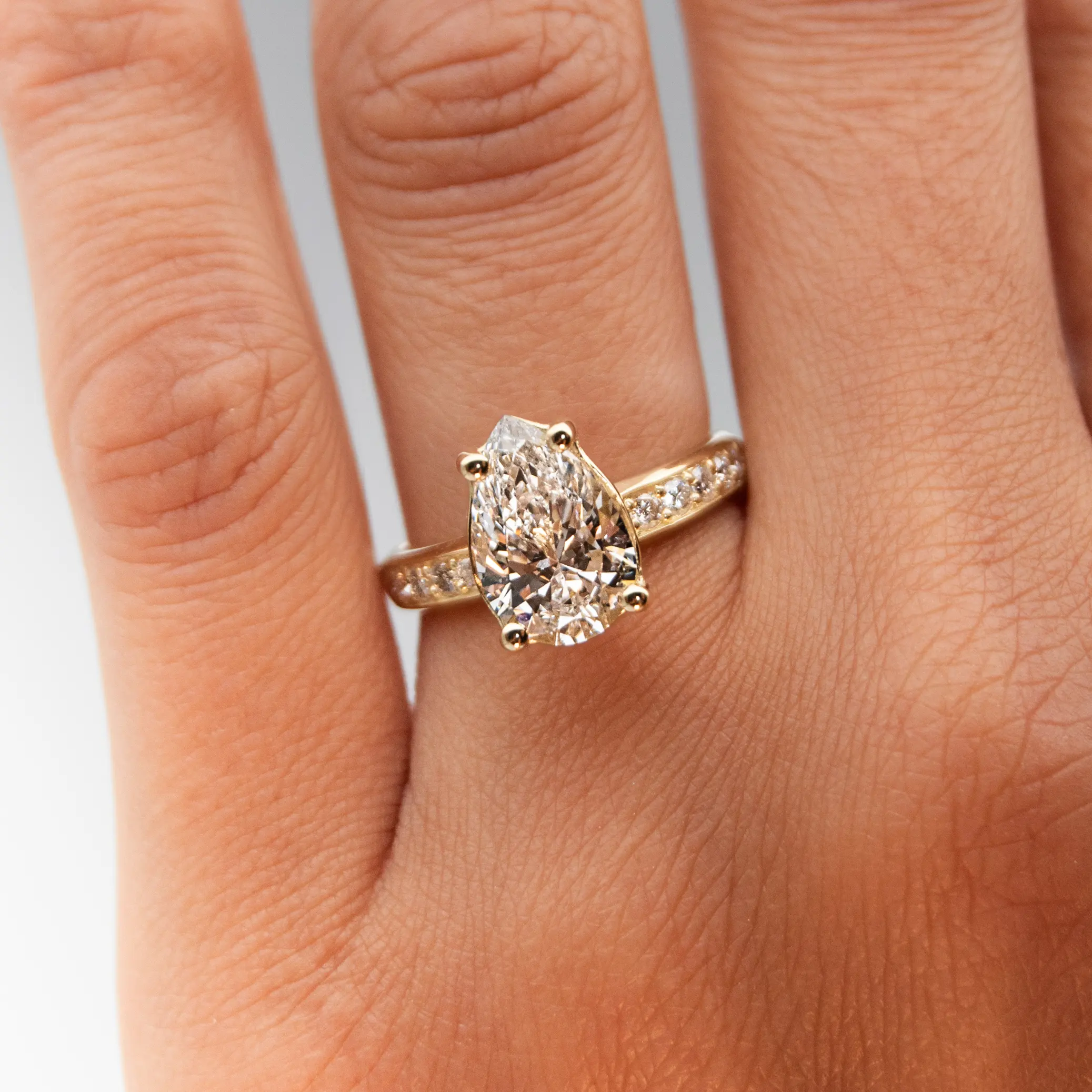 Anillo de compromiso Taylor Max Gold Oro 18K